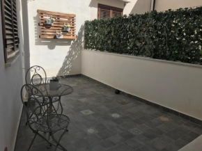 Отель Splendido bilocale duplex Palermo centro storico, Палермо